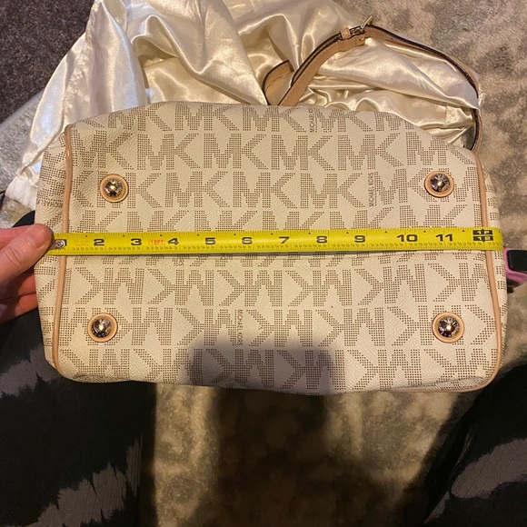 Michael Kors purse - Picture 11 of 12